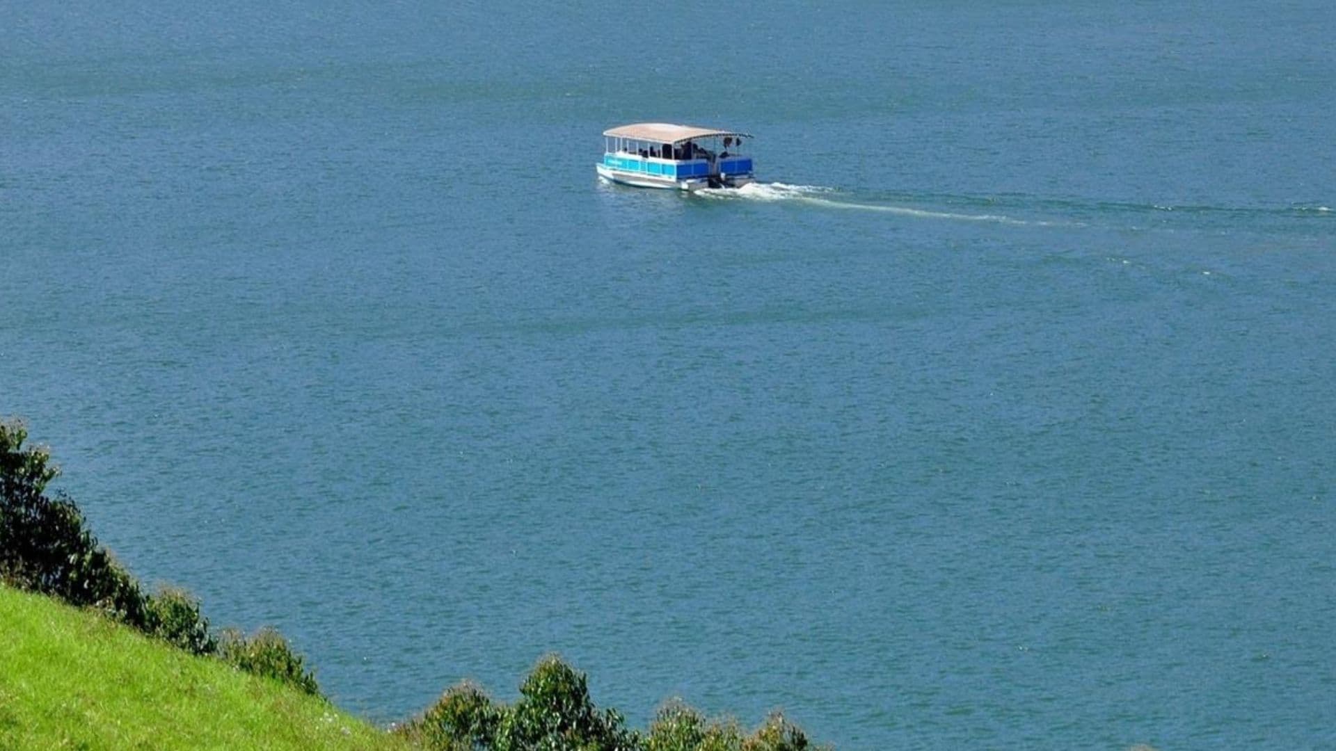 Kundala Lake Photos Views Boating View Kundala Lake Photos Views Boating View in Kundala Lake photos & Views, Munnar, Kerala
